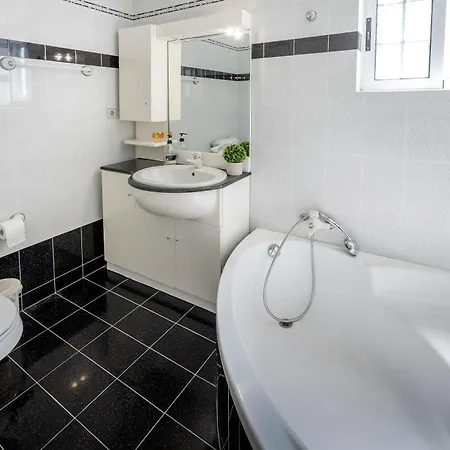 Center Katerina דירה